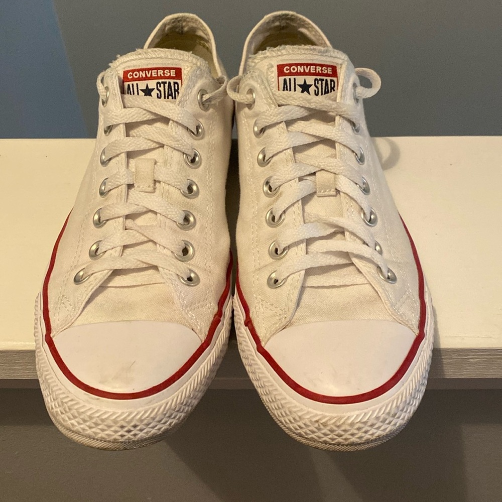 Converse low top in white
